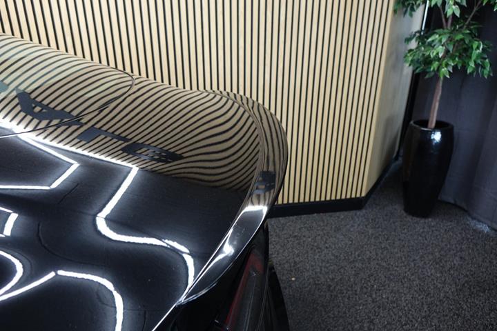 Sort Tesla Model 3 fra 2021