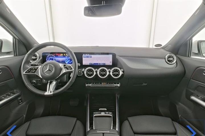 Hvid Mercedes EQA350 fra 2025