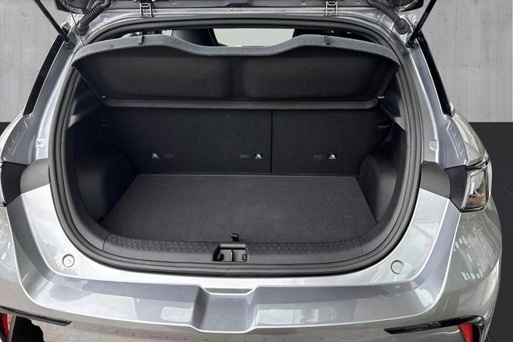 Grå BYD Dolphin fra 2024