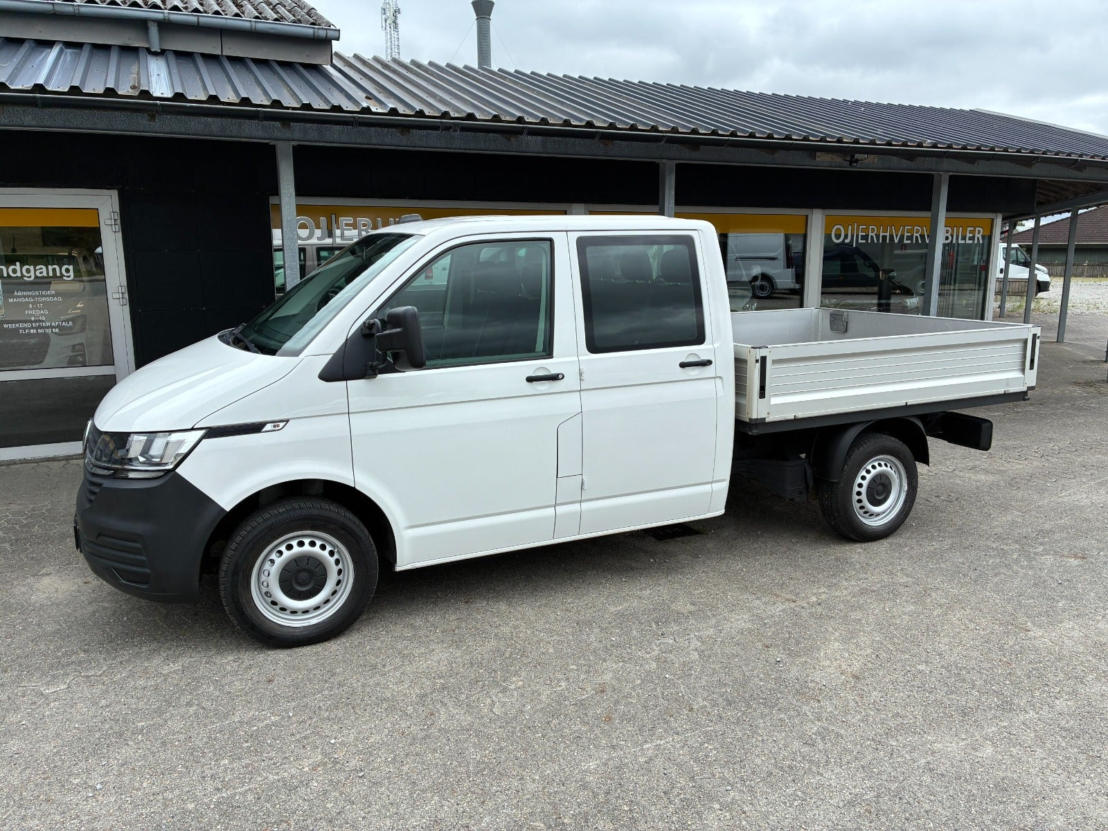 Hvid VW Transporter fra 2020