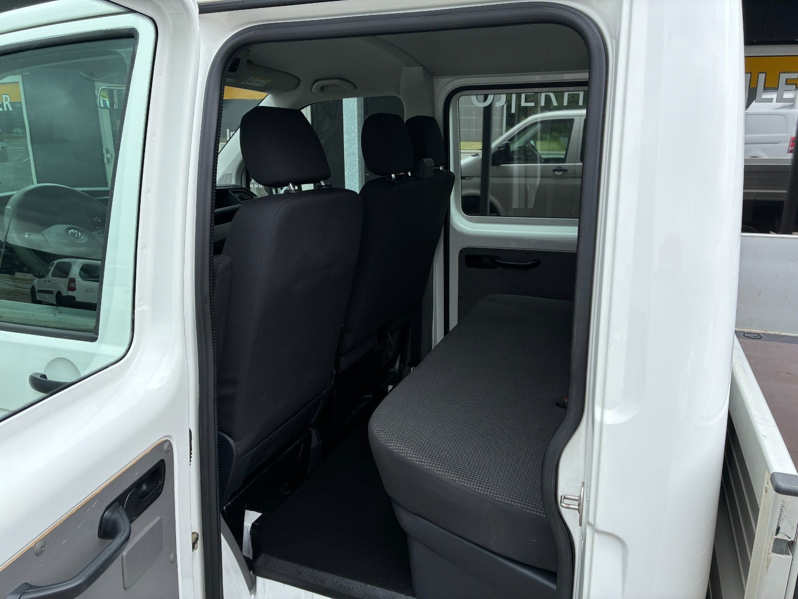Hvid VW Transporter fra 2020