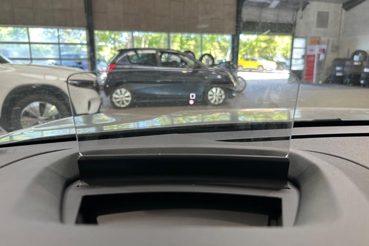 Grå Citroën ë-C4 X fra 2023