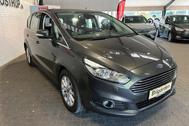 Sort Ford S-MAX fra 2017