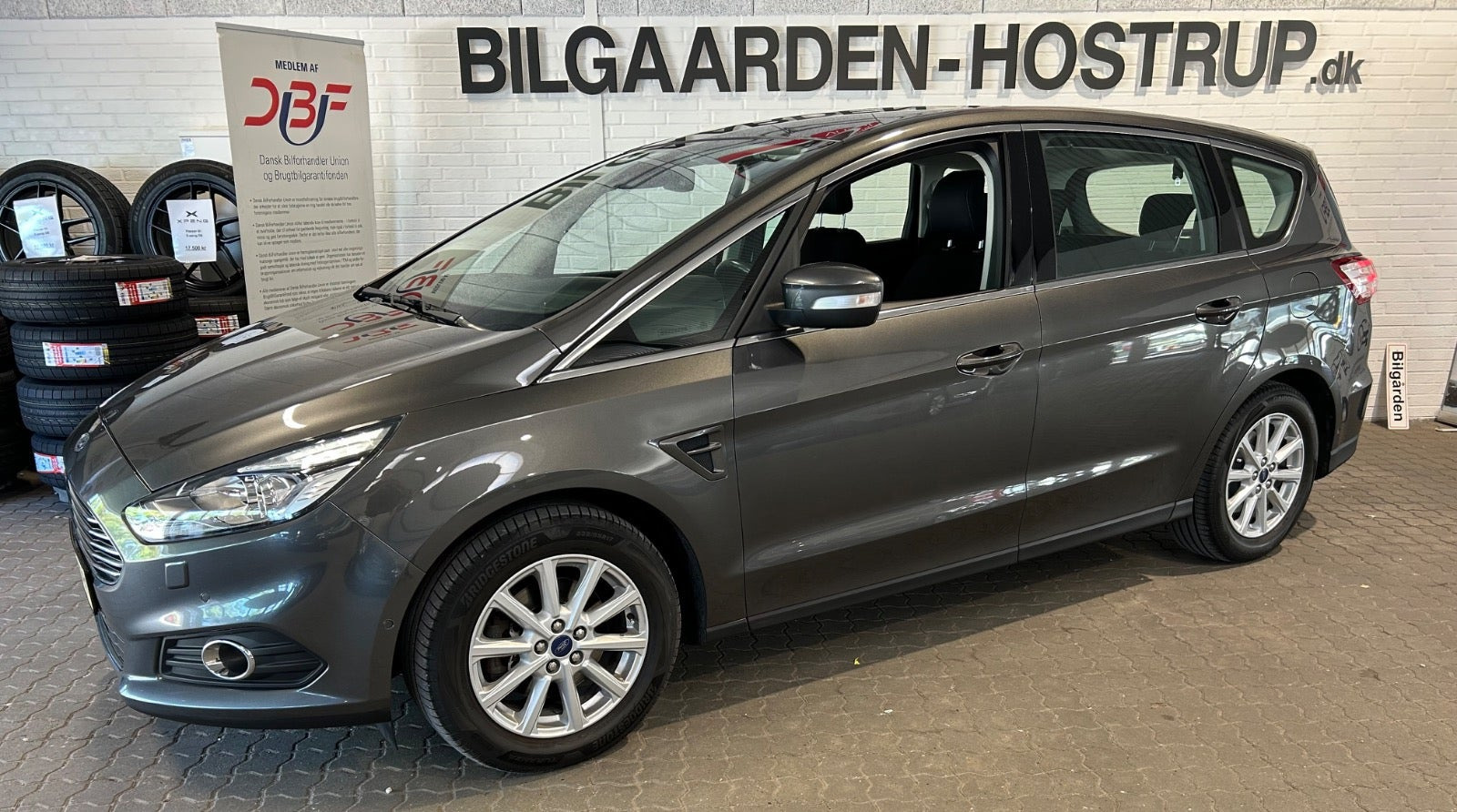 Sort Ford S-MAX fra 2017