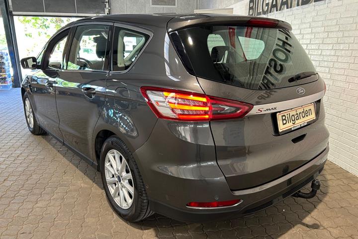 Sort Ford S-MAX fra 2017