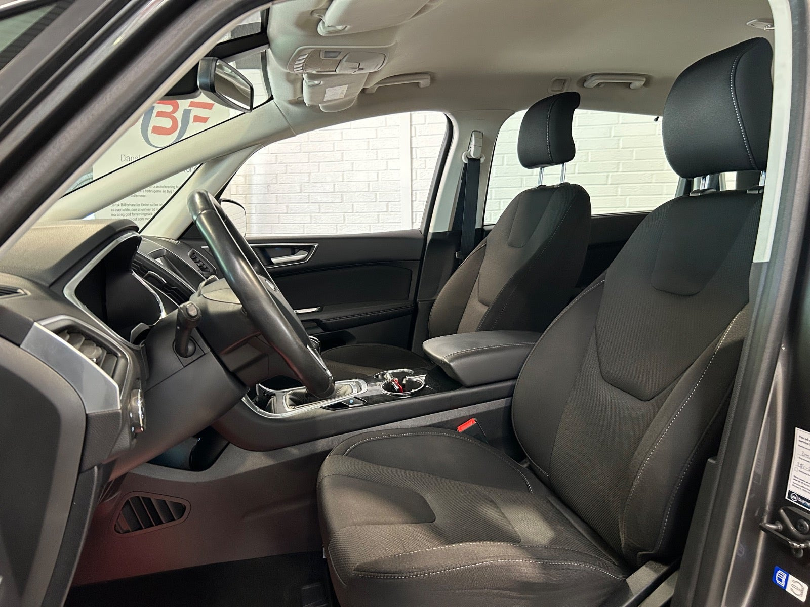 Sort Ford S-MAX fra 2017