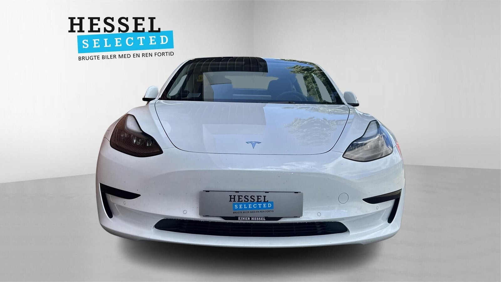 Hvid Tesla Model 3 fra 2022