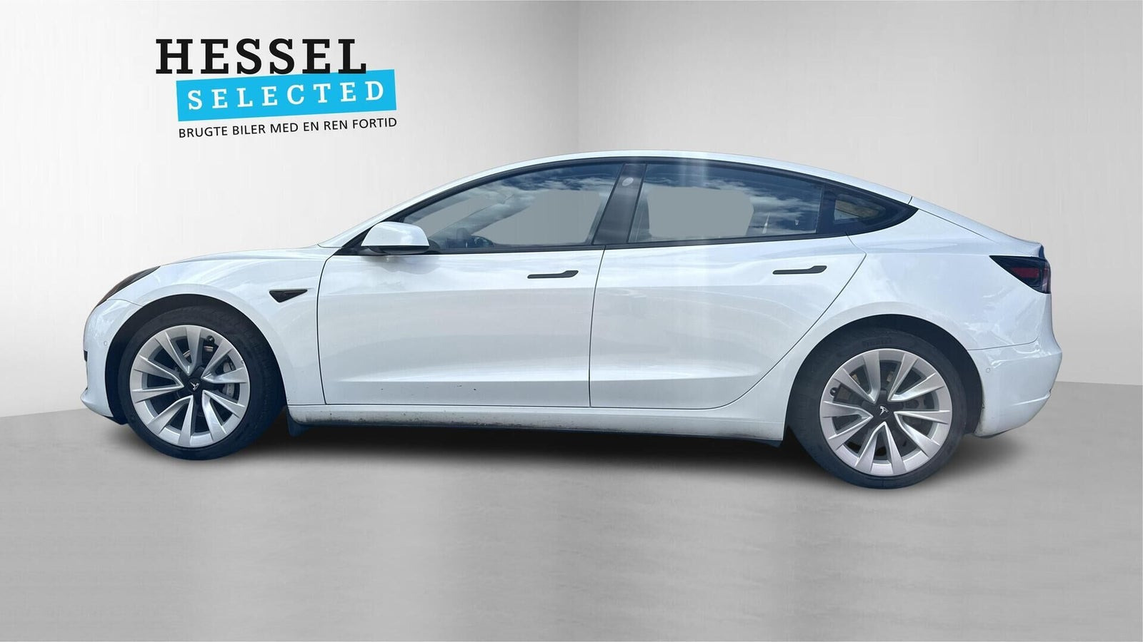 Hvid Tesla Model 3 fra 2022