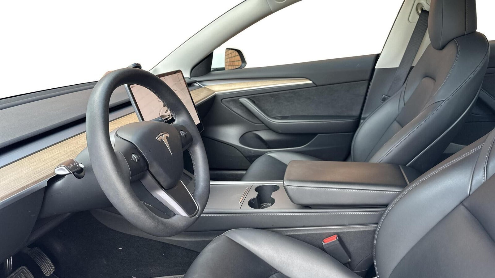 Hvid Tesla Model 3 fra 2022