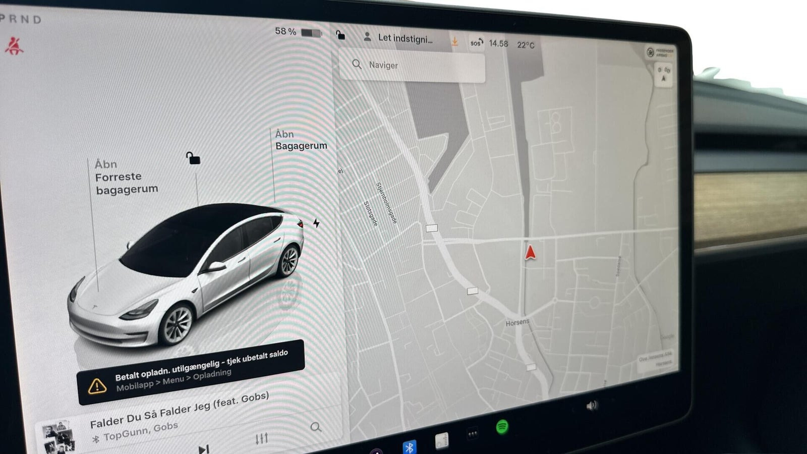Hvid Tesla Model 3 fra 2022