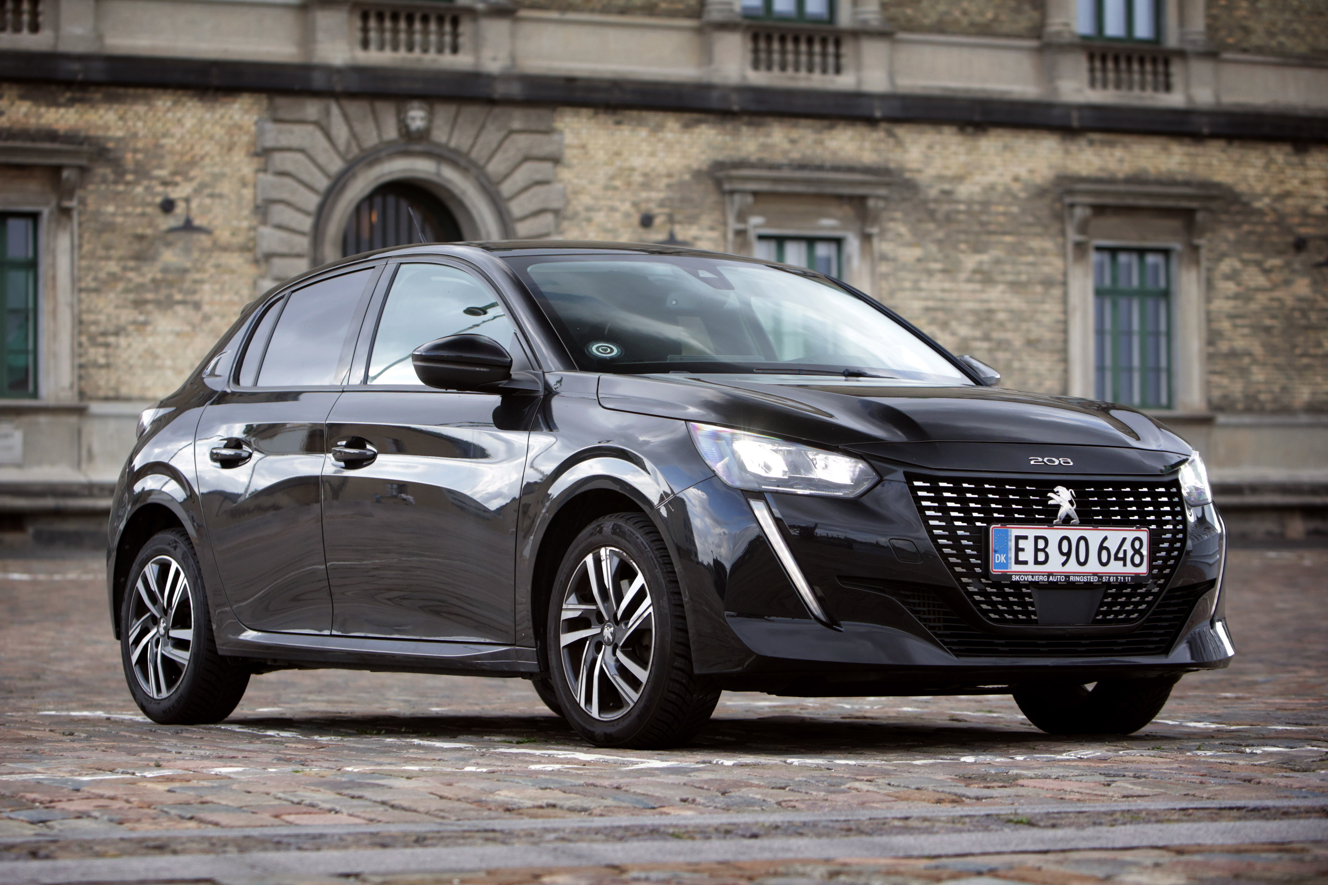 Peugeot 208 1,2 1,2 PureTech Platin Sport 100HK 5d 6g