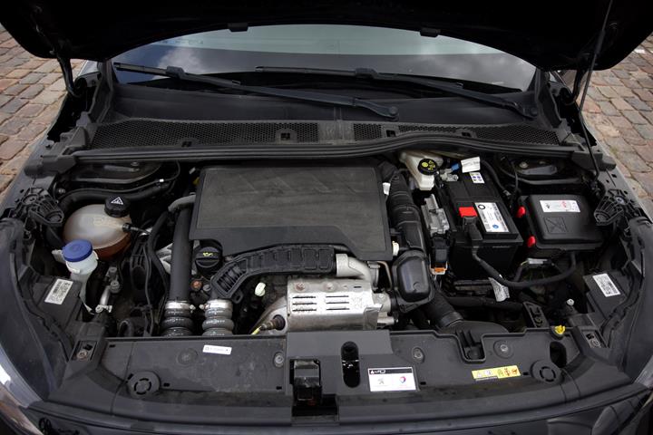 Sort Peugeot 208 fra 2022