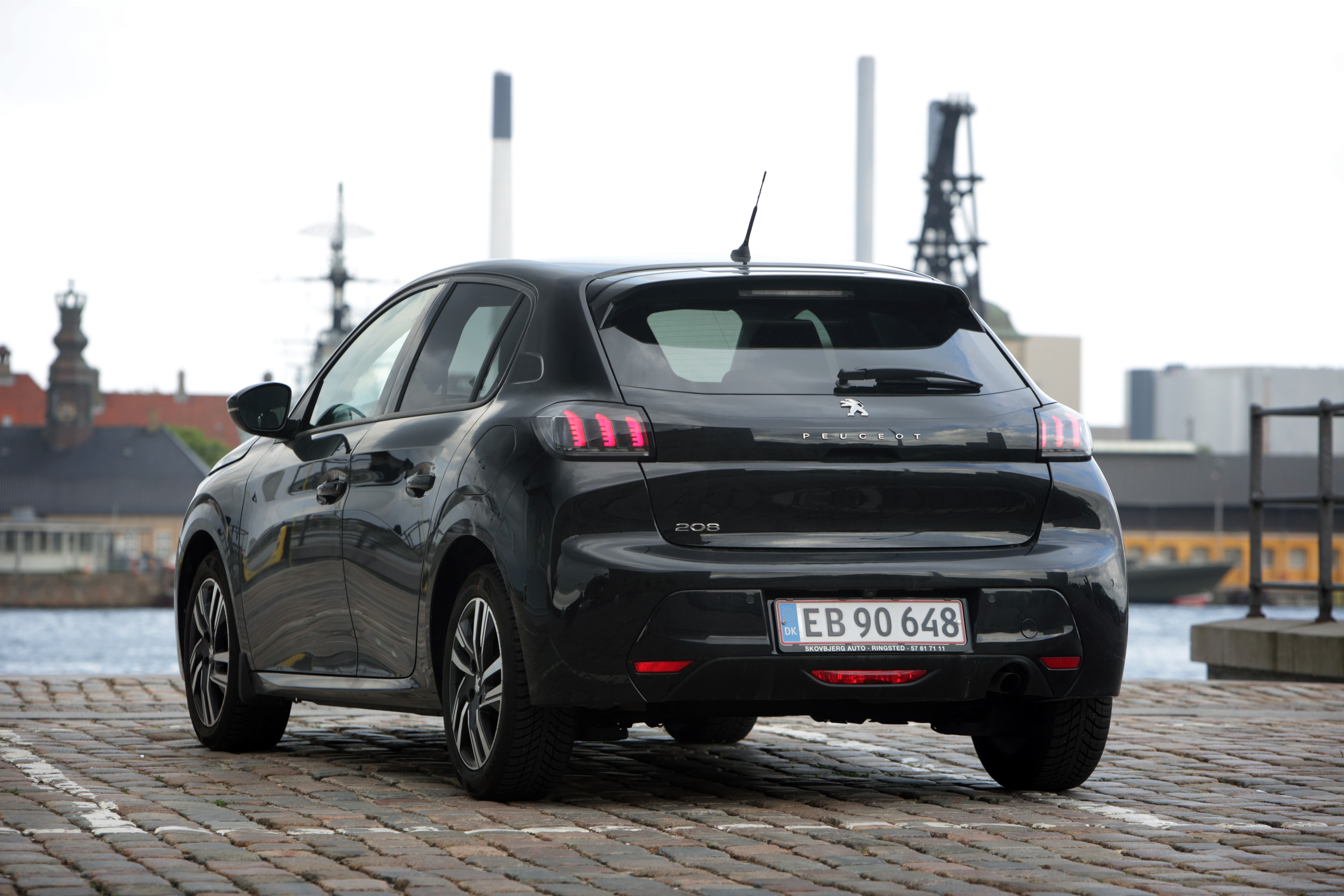 Sort Peugeot 208 fra 2022