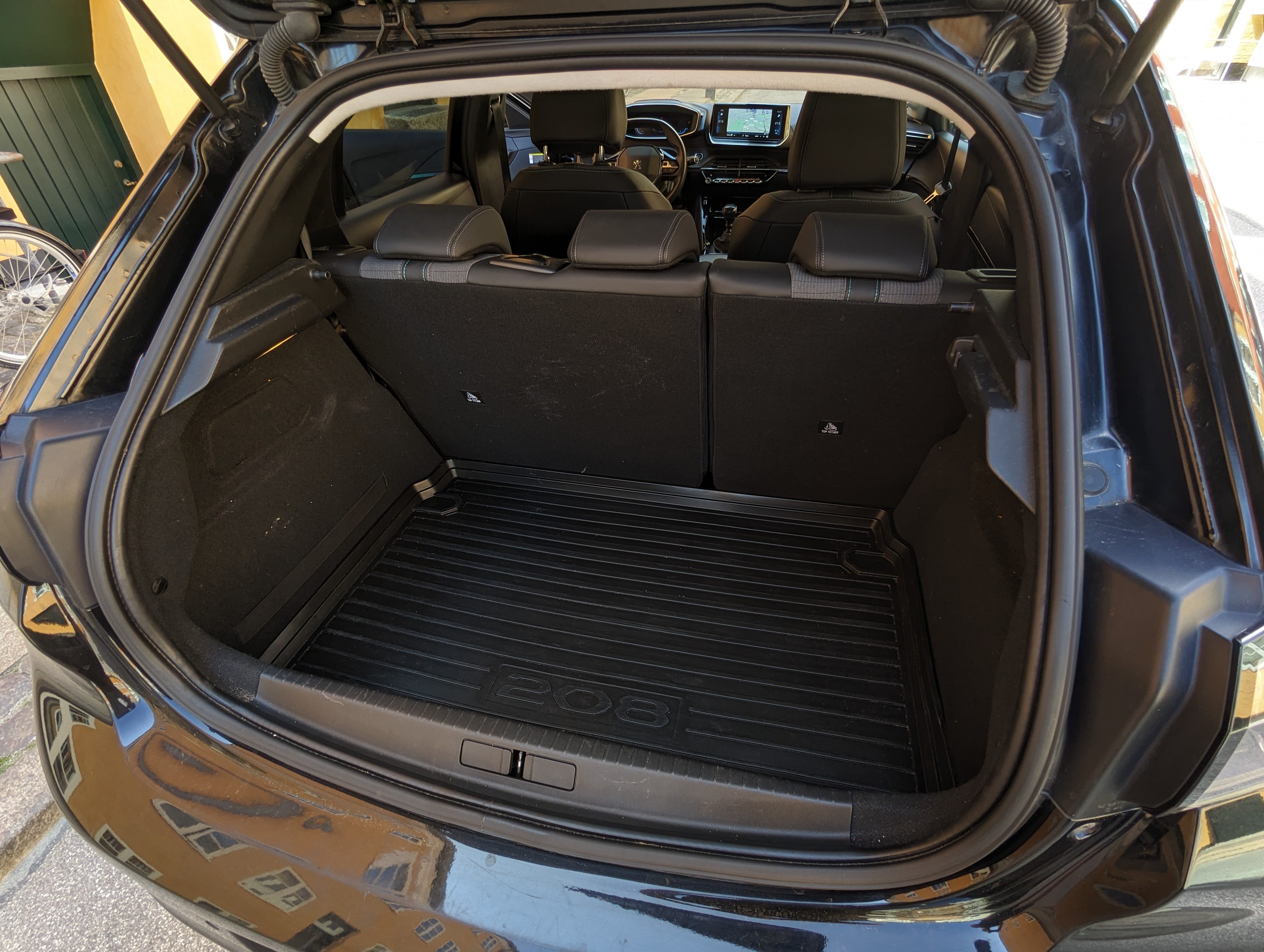 Sort Peugeot 208 fra 2022