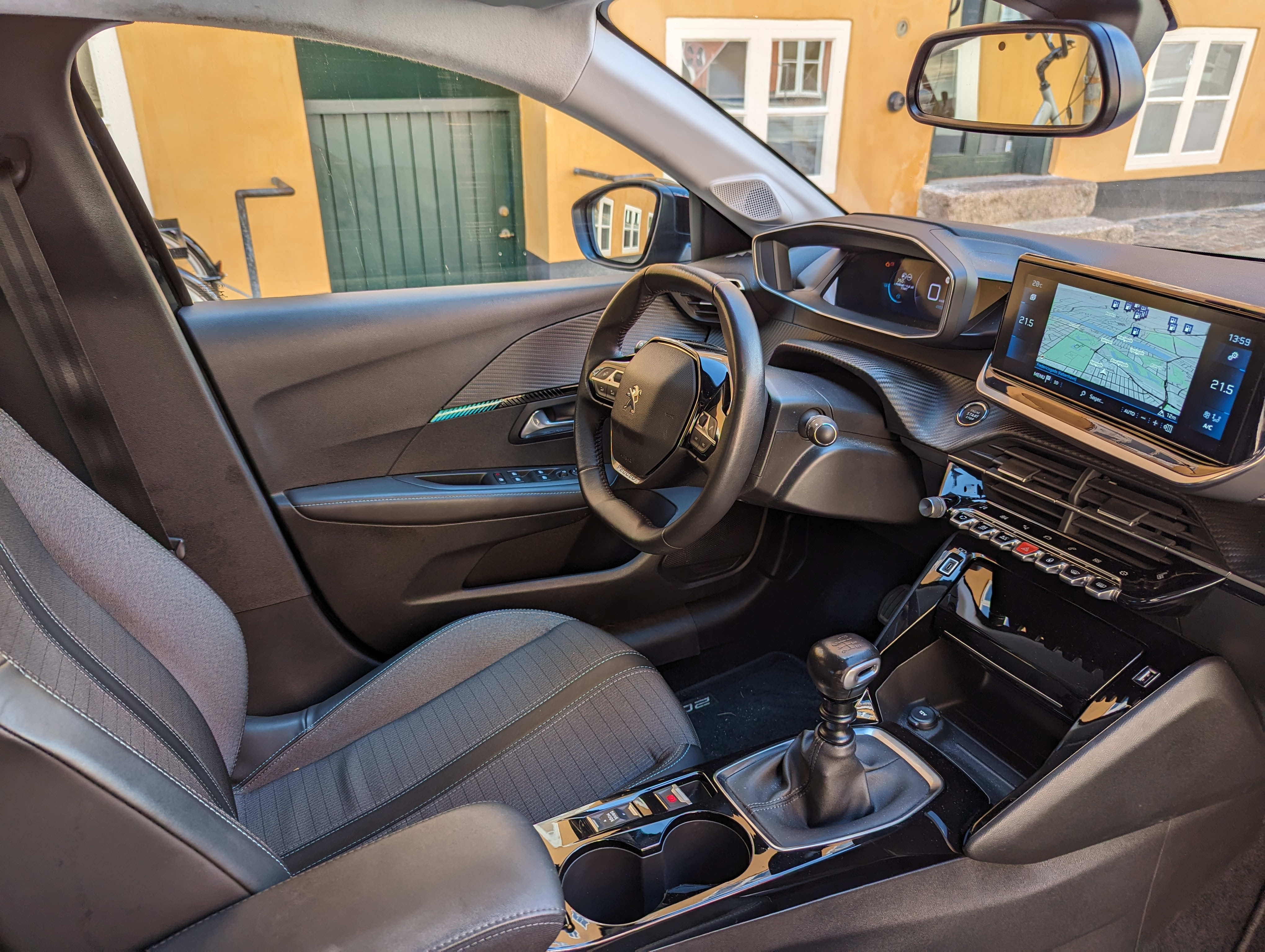Sort Peugeot 208 fra 2022