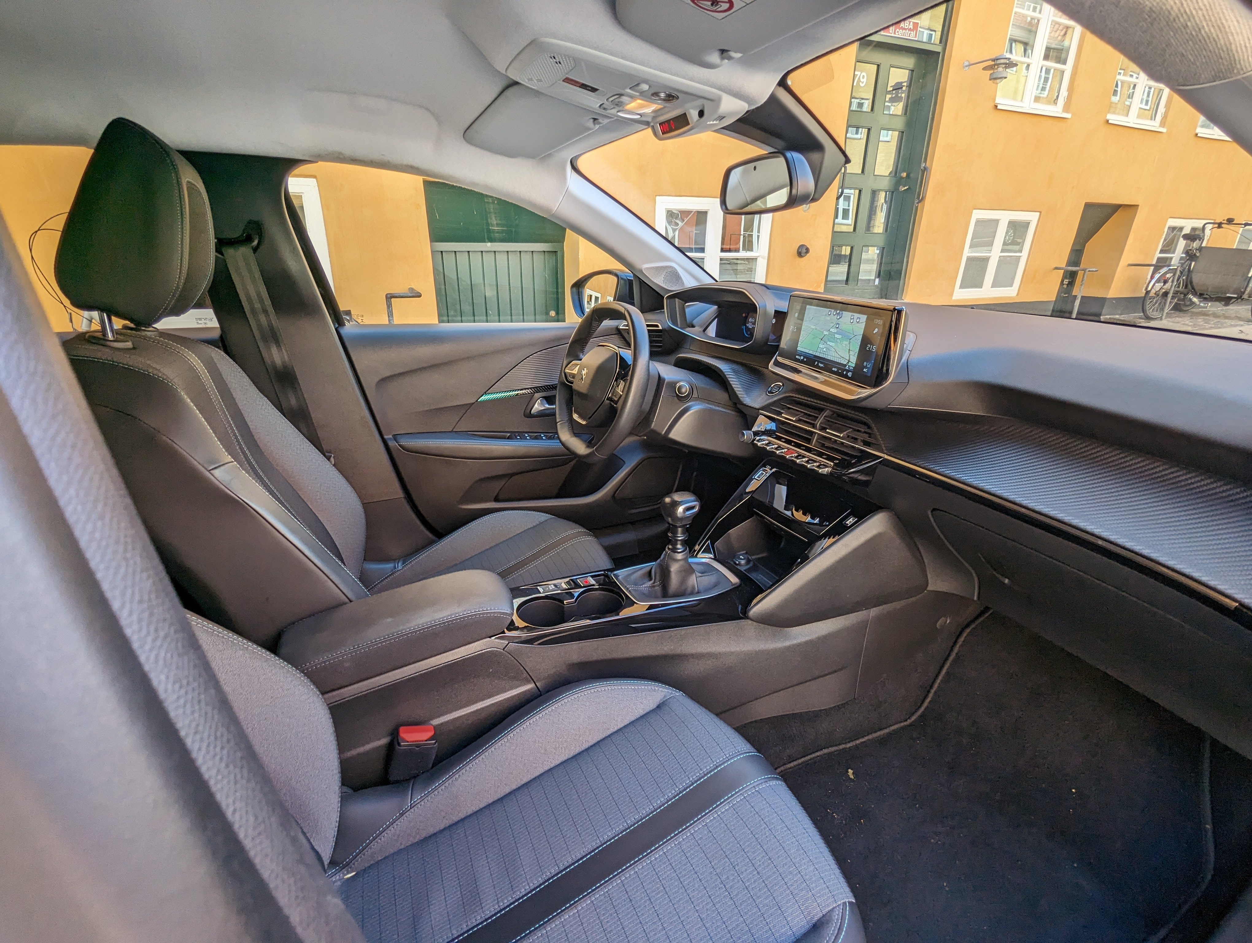 Sort Peugeot 208 fra 2022
