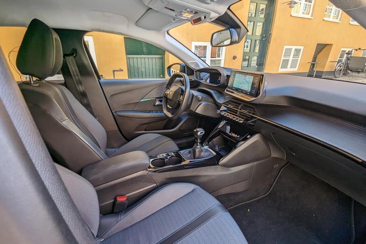 Sort Peugeot 208 fra 2022
