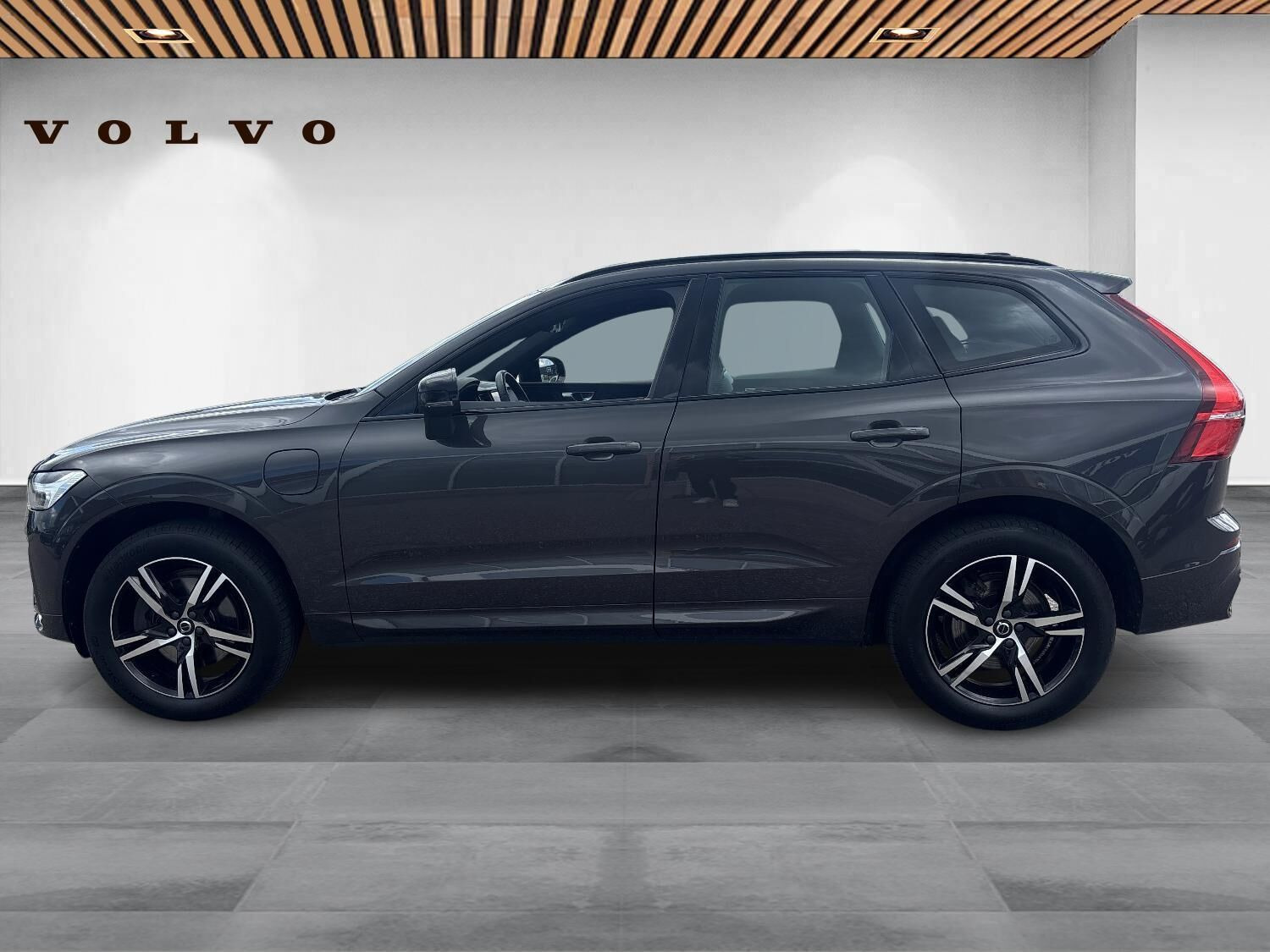 Grå Volvo XC60 fra 2021