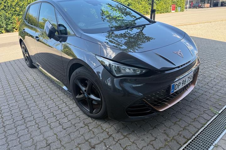 Grå Cupra Born fra 2021