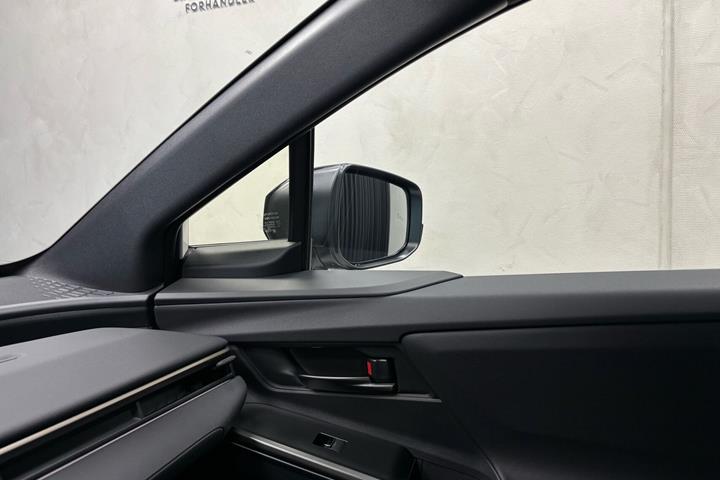 Hvid Toyota BZ4X fra 2026