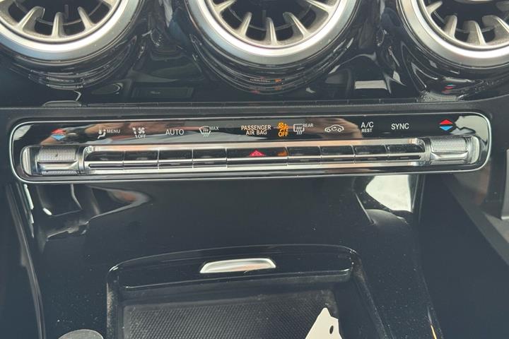 Sort Mercedes CLA220 d fra 2020
