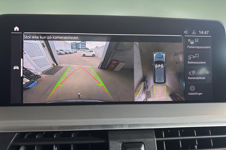 Grå BMW iX3 fra 2021