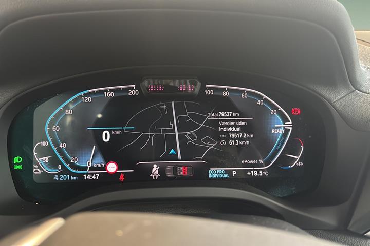 Grå BMW iX3 fra 2021