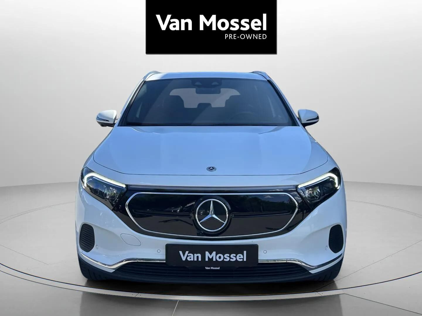 Hvid Mercedes EQA 250 fra 2024