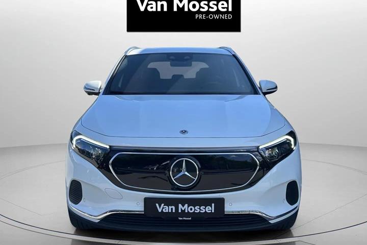 Hvid Mercedes EQA 250 fra 2024
