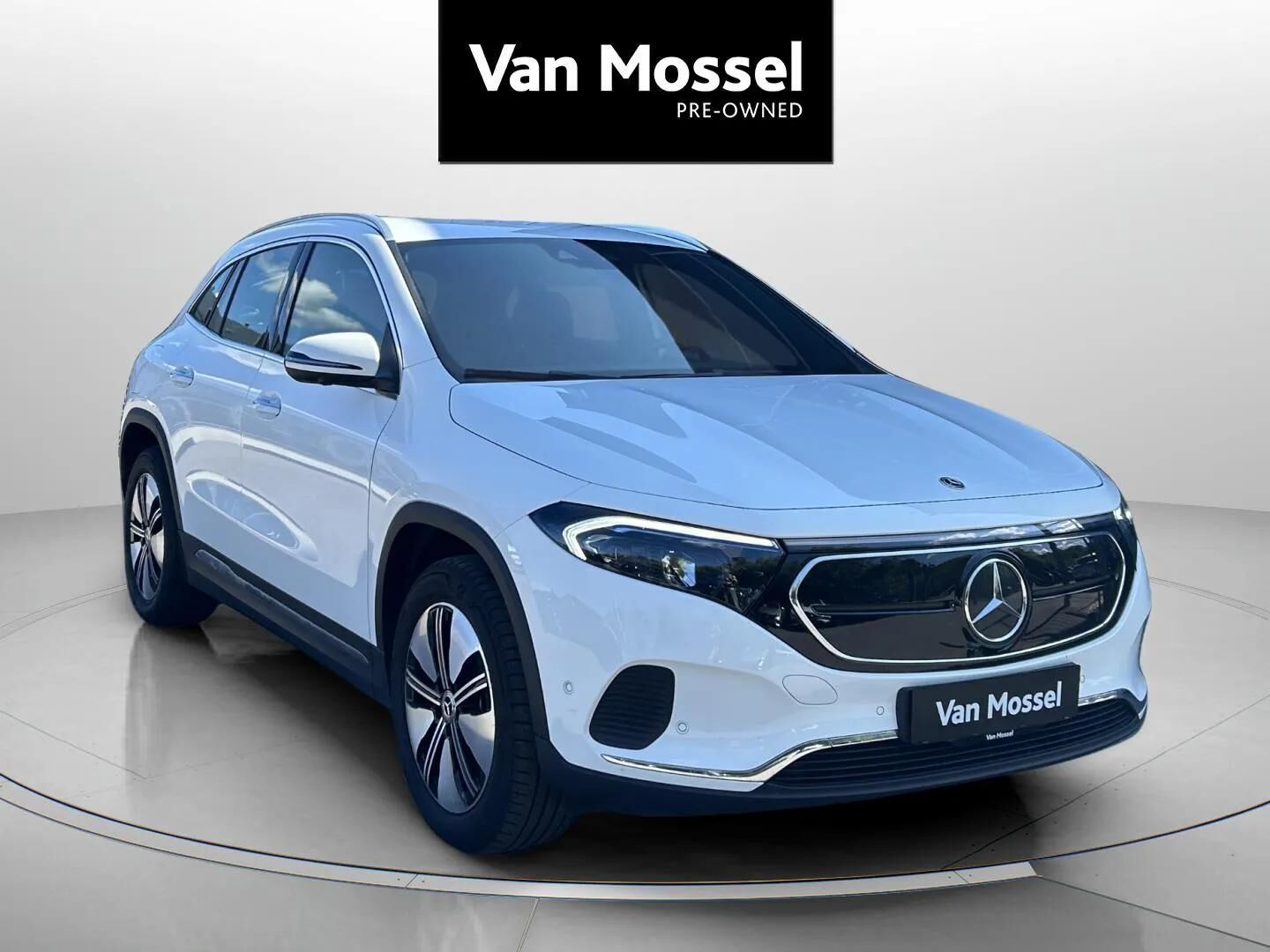Hvid Mercedes EQA 250 fra 2024