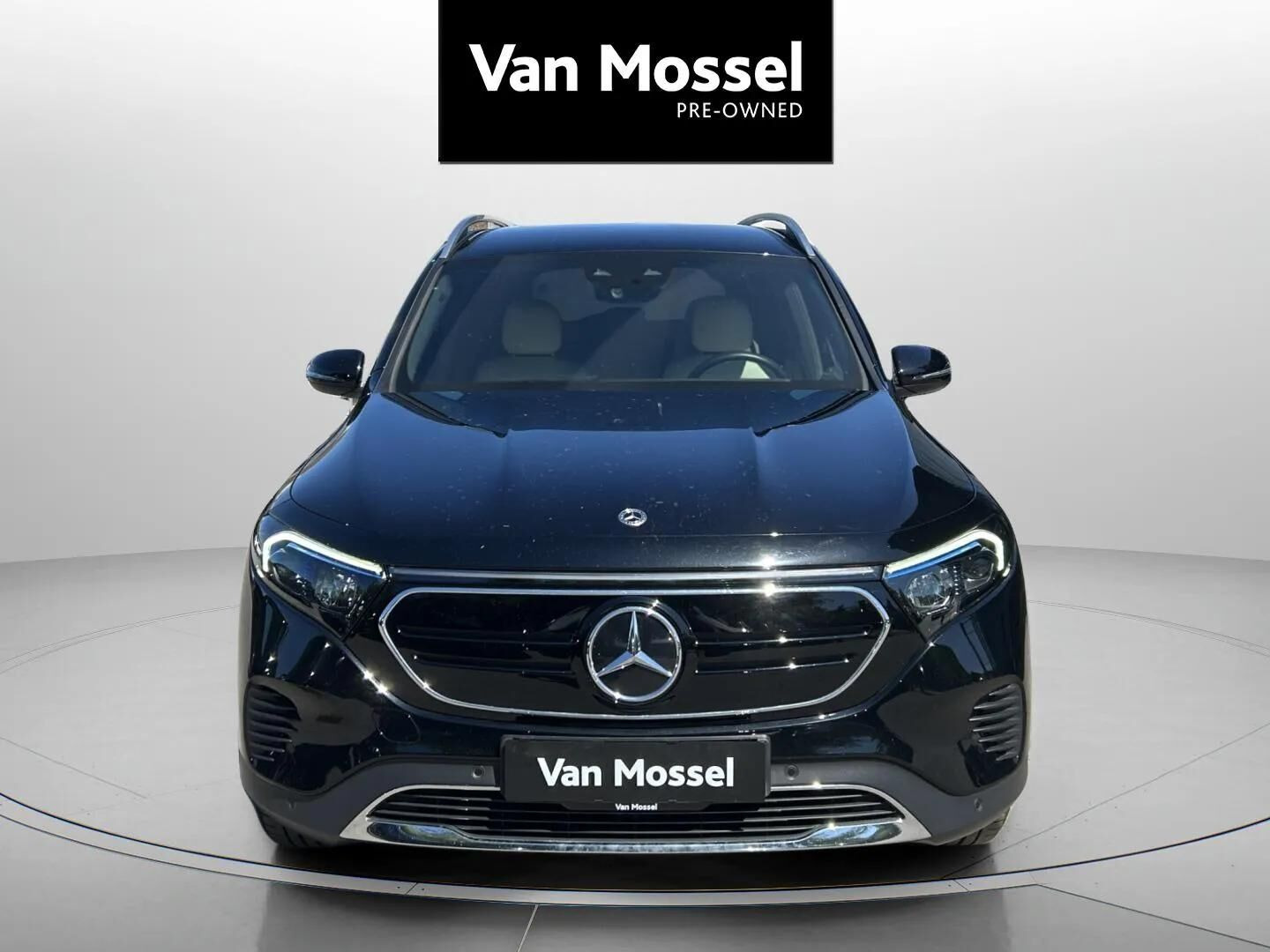 Sort Mercedes EQB 250 fra 2024
