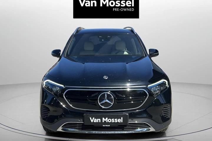 Sort Mercedes EQB 250 fra 2024