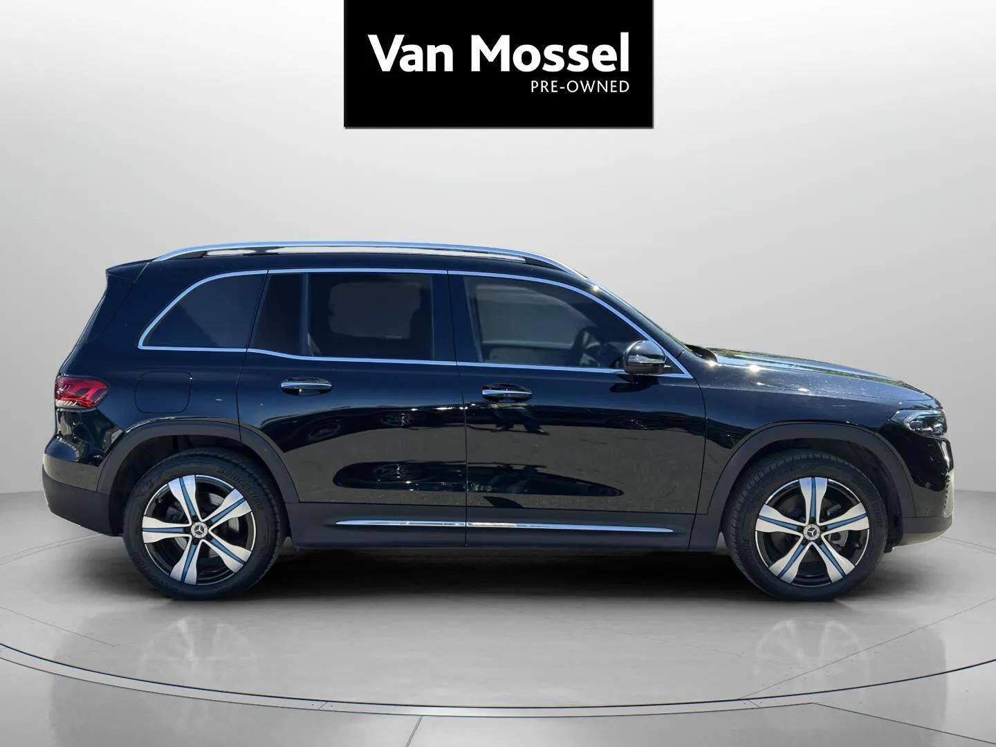 Sort Mercedes EQB 250 fra 2024