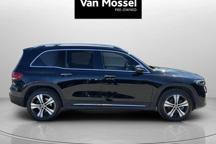 Sort Mercedes EQB 250 fra 2024