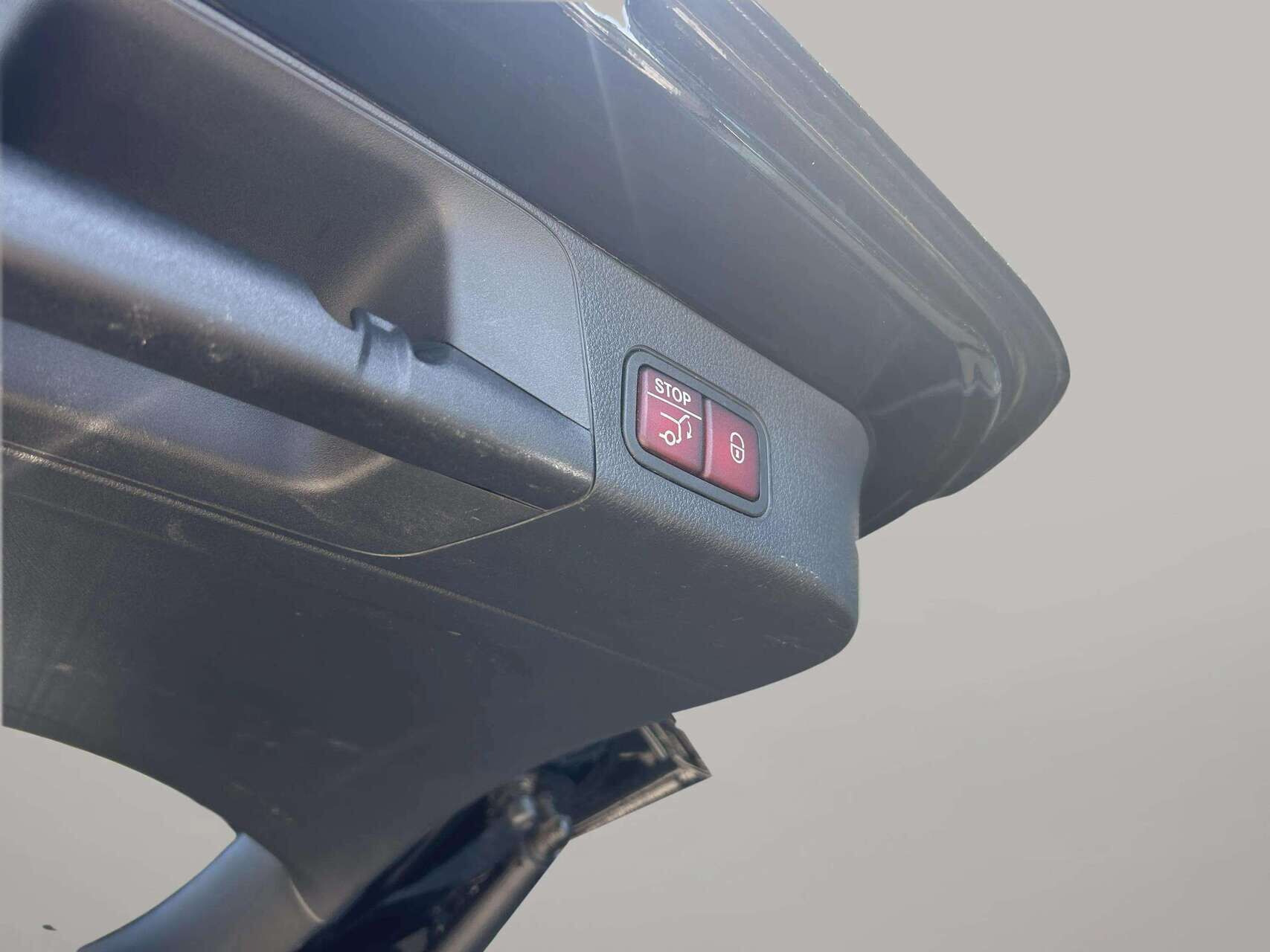Sort Mercedes EQB 250 fra 2024