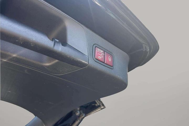 Sort Mercedes EQB 250 fra 2024