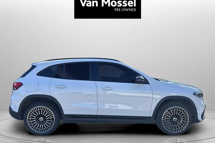 Hvid Mercedes EQA 250 fra 2024