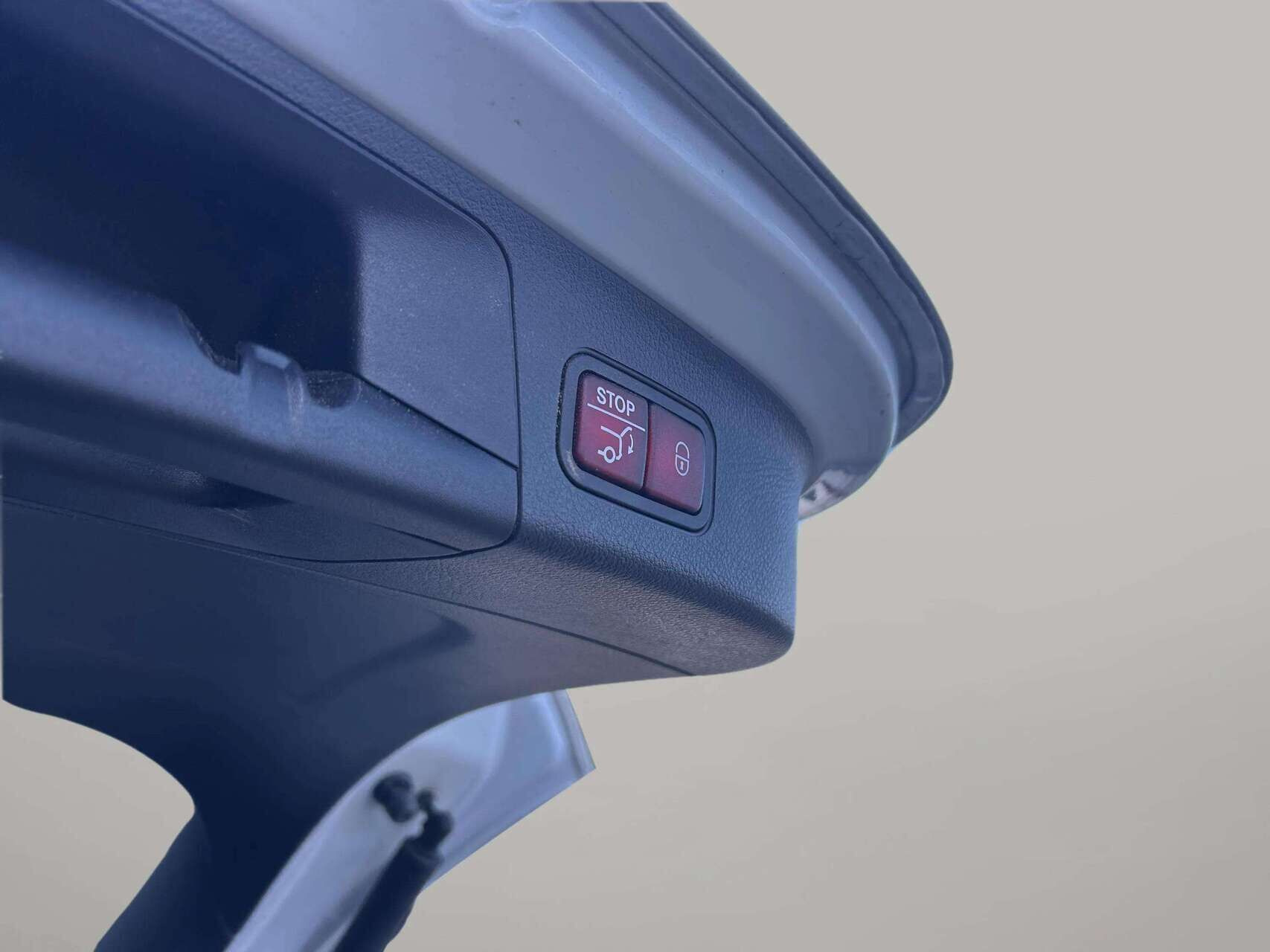 Hvid Mercedes EQA 250 fra 2024