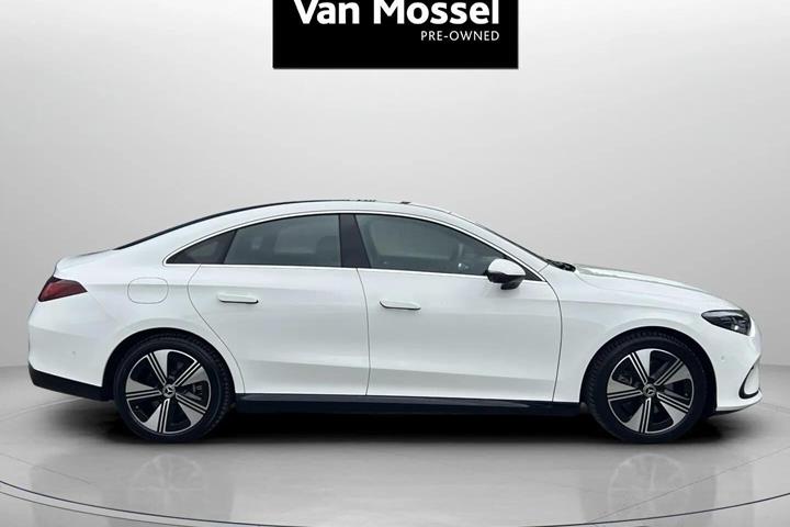 Hvid Mercedes CLA250+ fra 2025