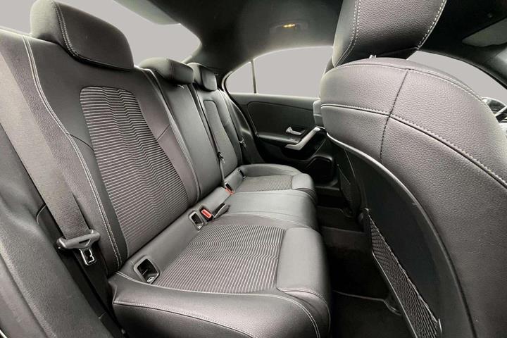 Sort Mercedes A200 fra 2019