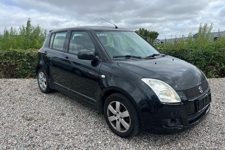 undefined Suzuki Swift fra 2009 set udefra