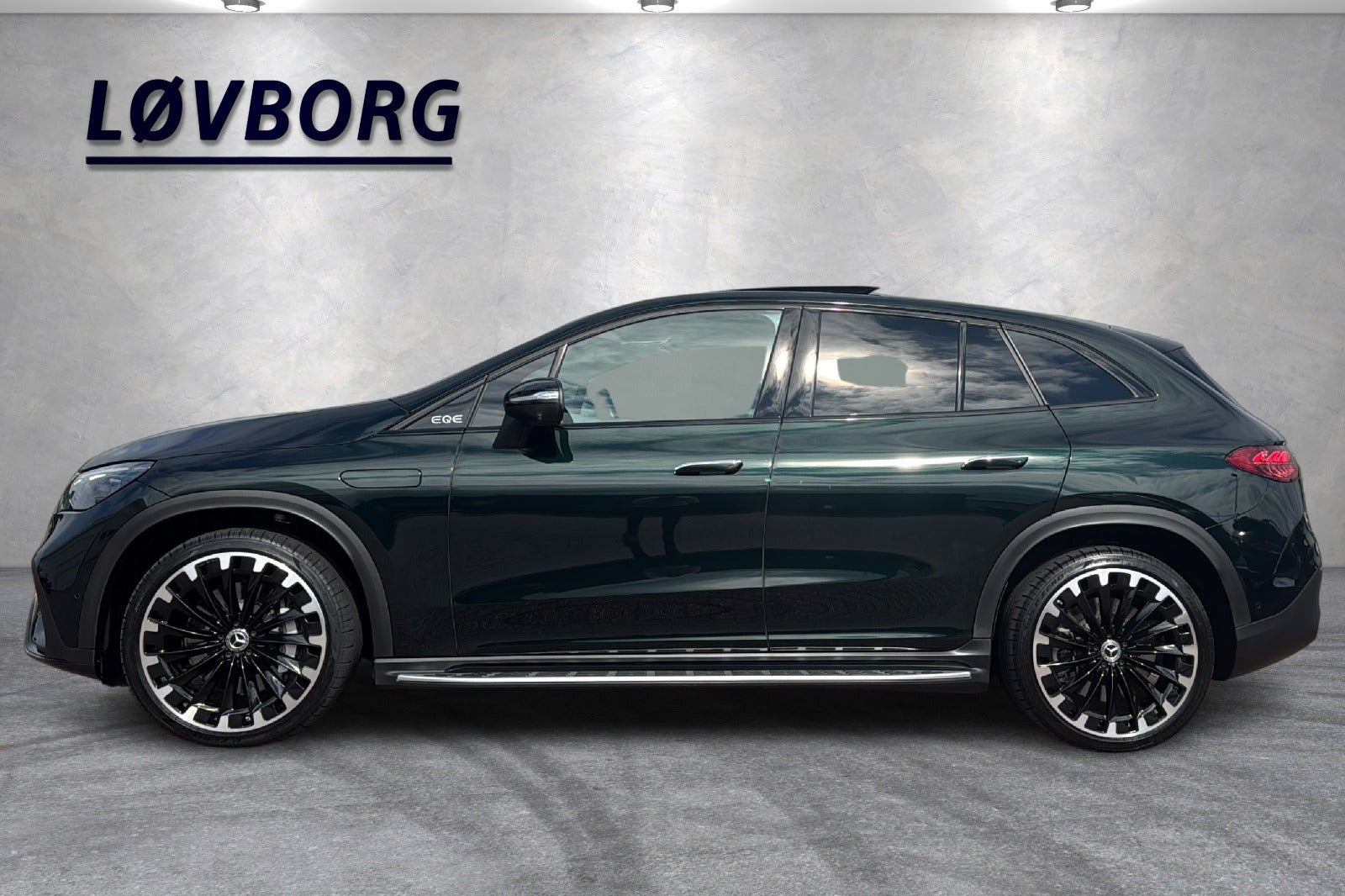 Grøn Mercedes EQE500 SUV fra 2024
