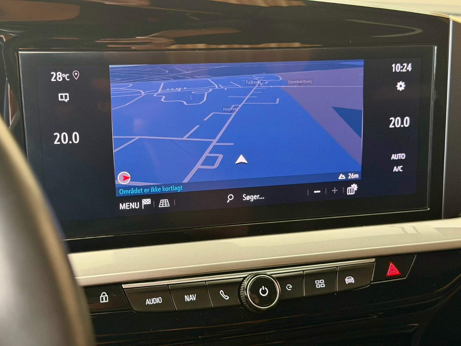 Blå Opel Mokka-e fra 2023