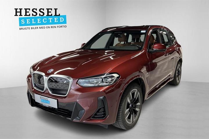 Rød BMW iX3 fra 2024