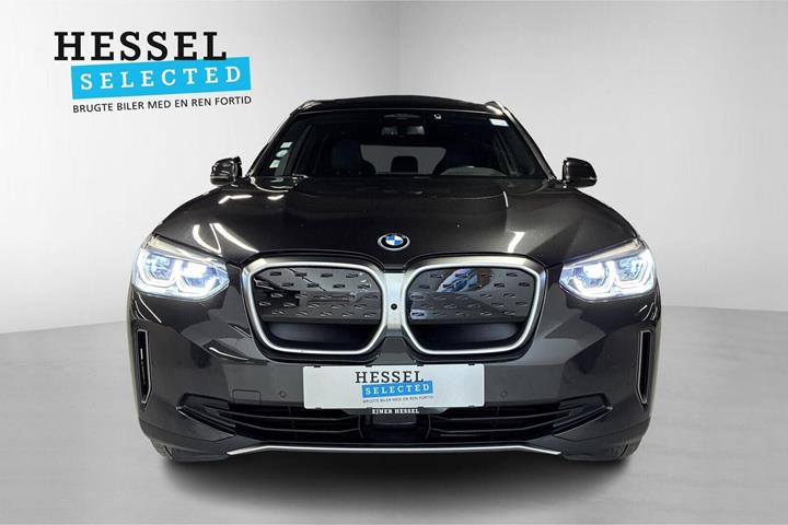 Grå BMW iX3 fra 2022