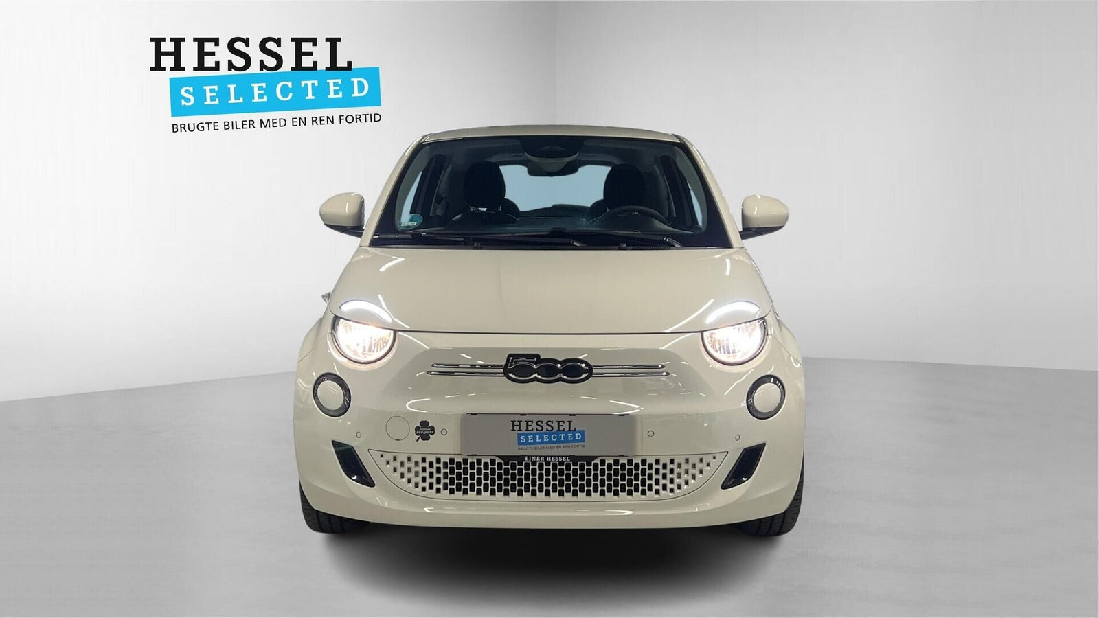 Hvid Fiat 500e fra 2024