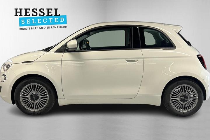 Hvid Fiat 500e fra 2024