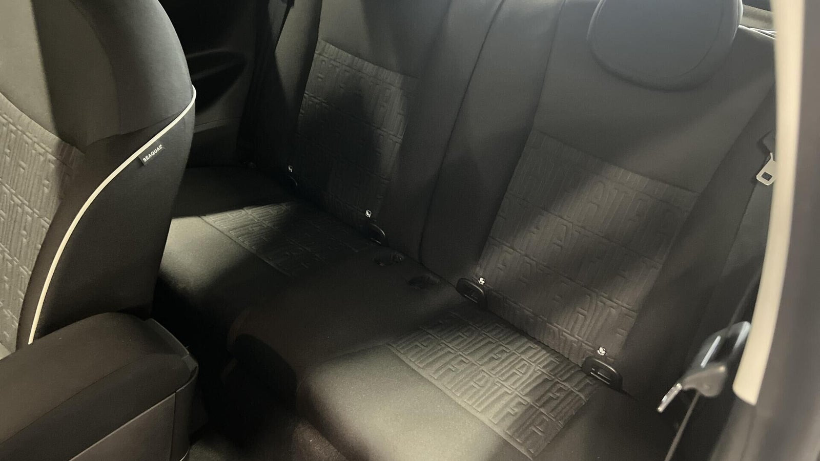 Hvid Fiat 500e fra 2024