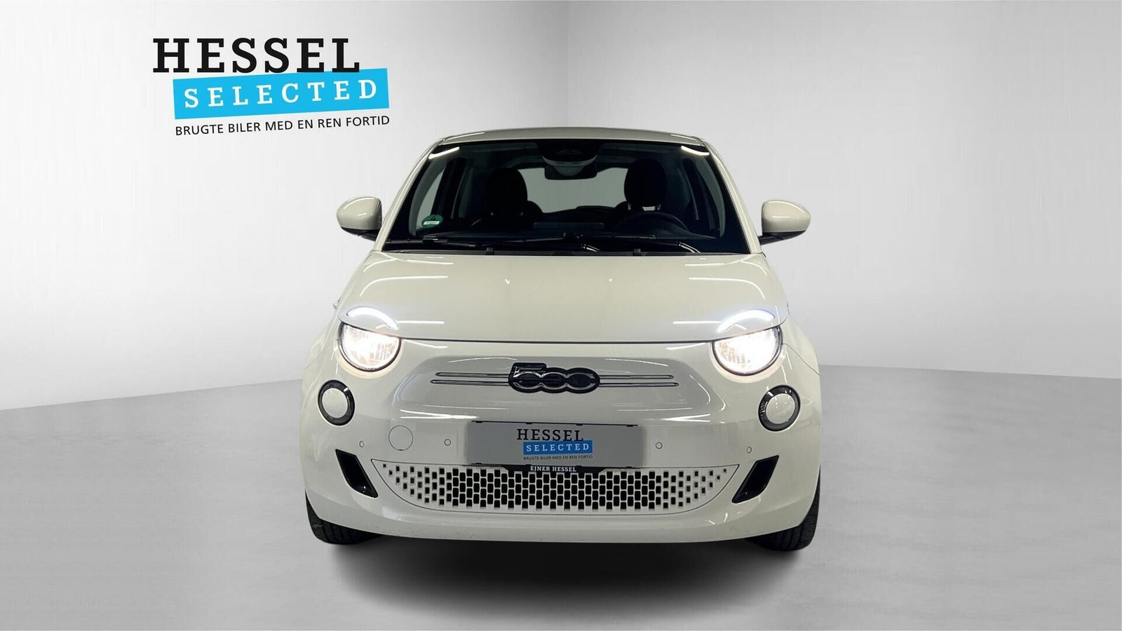 Hvid Fiat 500e fra 2024