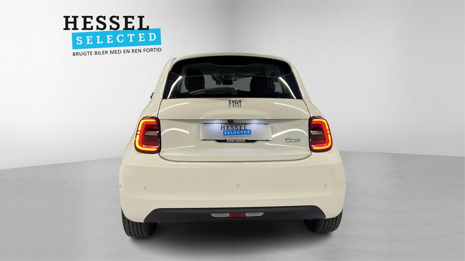 Hvid Fiat 500e fra 2024
